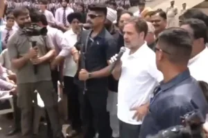 Rahul Gandhi in Poonch to meet families affected by Pakistani shelling
